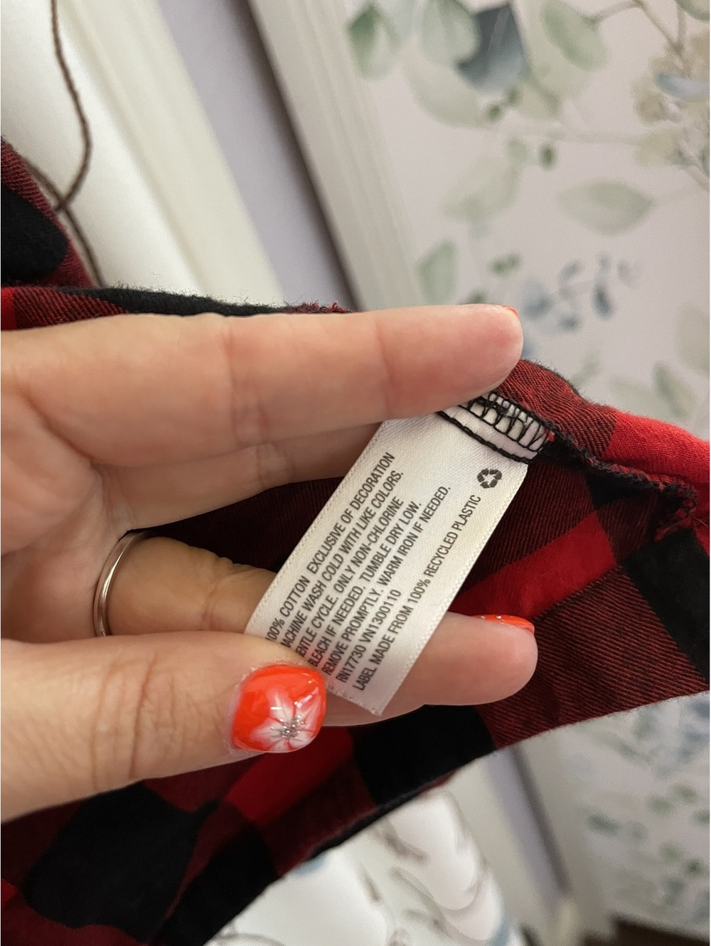 Wondershop | L | Red Black Buffalo Plaid Flannel Shirt - Picture 6 of 6